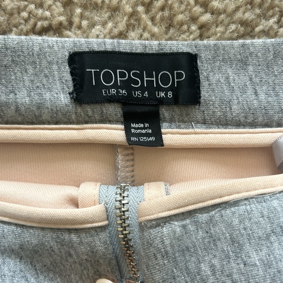 Topshop Skirt
Size 4 - Picture 3 of 4